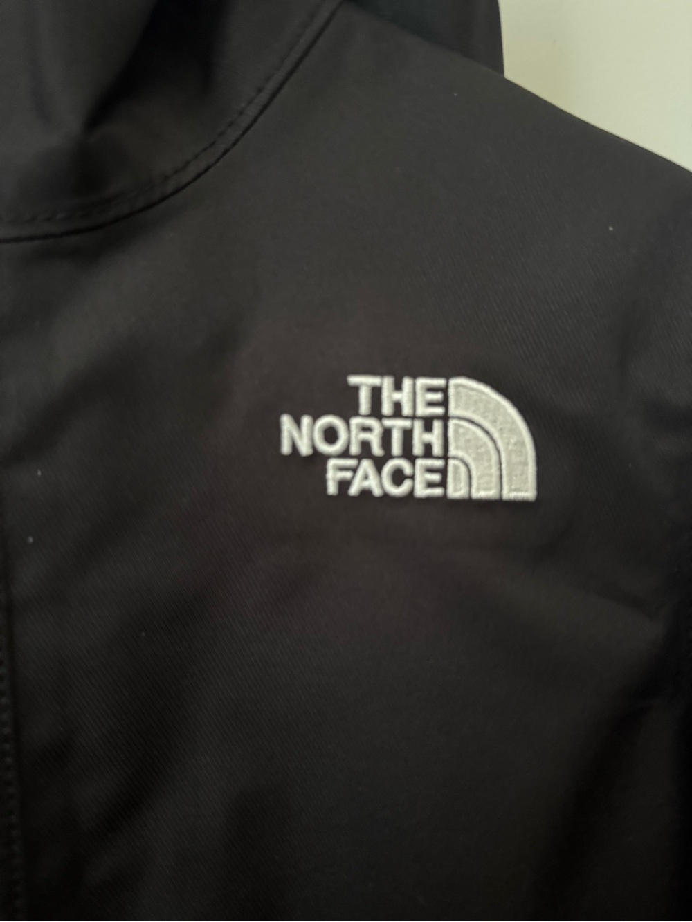 youth the north face windbreaker and fleece zip up set - Picture 2 of 9